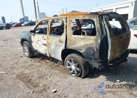 2013 Cadillac Escalade Luxury z USA, uszkodzony, nr VIN 1GYS4BEF7DR252152